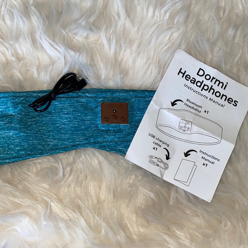 Bluetooth headband ear phones.